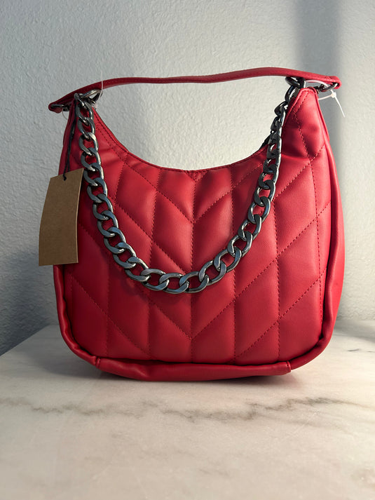 Bolsa mediana Steve Madden con cadena roja