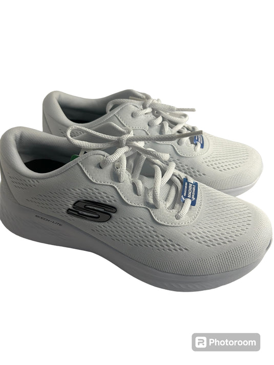 Tenis blancos marca SKECHERS modelo Lite número 5