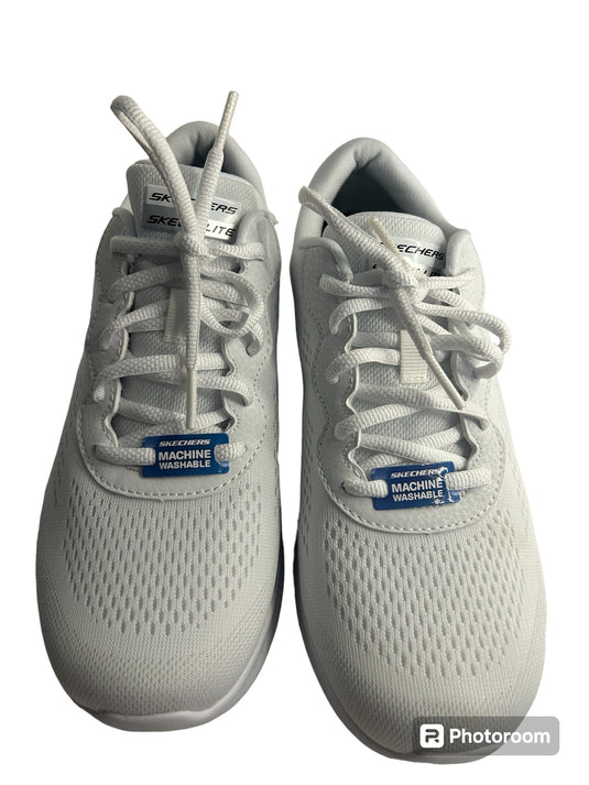 Tenis blancos marca SKECHERS modelo Lite número 5